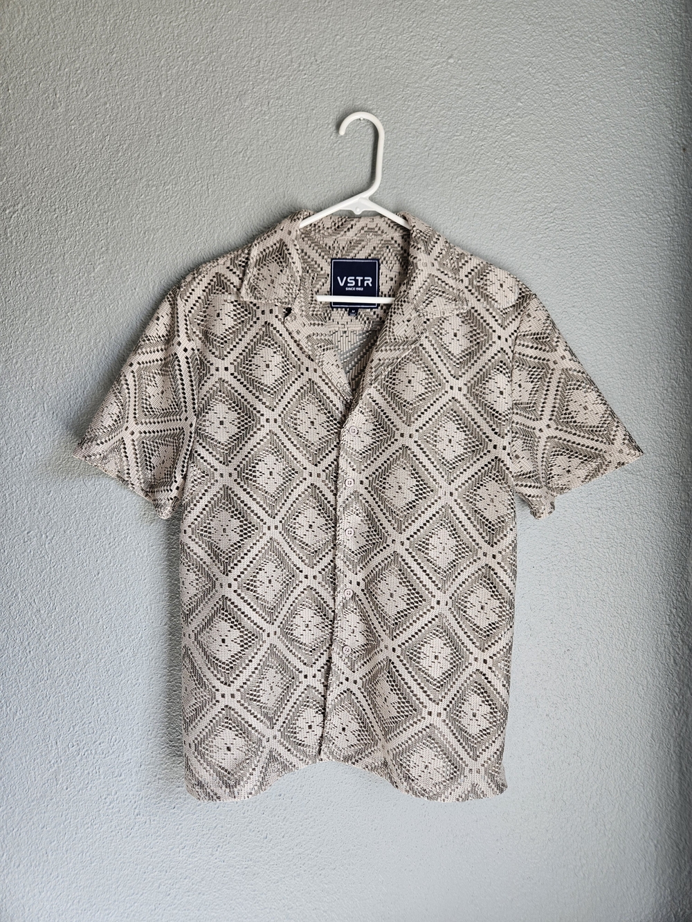 VSTR Tan Crochet Open Knit Short Sleeve Button Down Camp Shirt EUC L